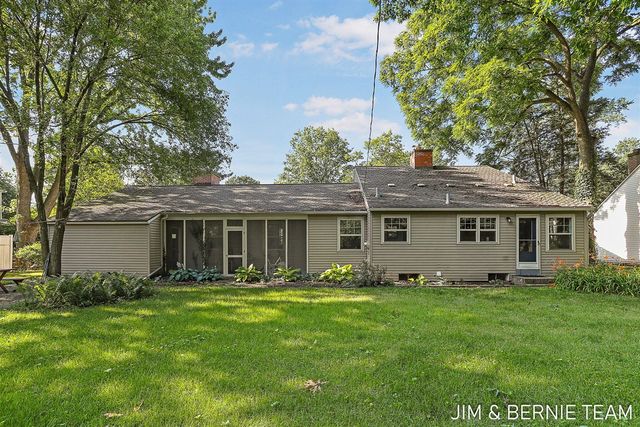 131 E 31st Street, Holland, MI 49423