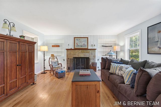 131 E 31st Street, Holland, MI 49423