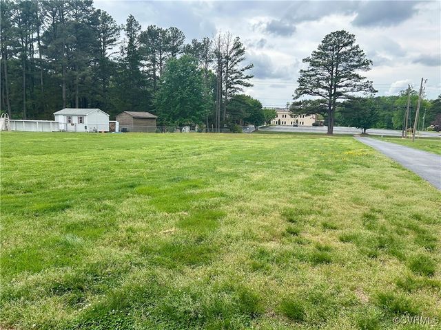 8054 Shady Grove Rd, Mechanicsville, VA 23111