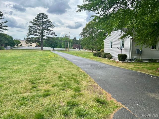 8054 Shady Grove Rd, Mechanicsville, VA 23111