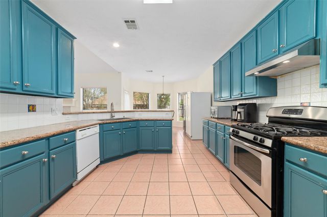 13616 Cabrera Court, Houston, TX 77083