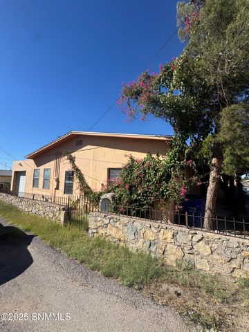 903 N Tornillo Street, Las Cruces, NM 88001