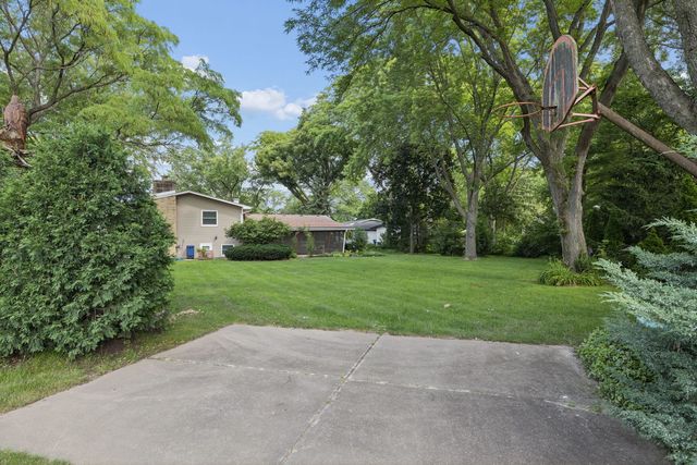 5845 Lenox Road, Lisle, IL 60532