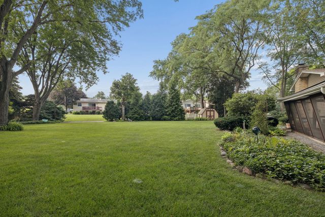 5845 Lenox Road, Lisle, IL 60532