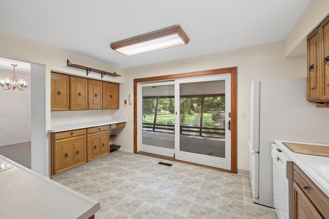 5845 Lenox Road, Lisle, IL 60532