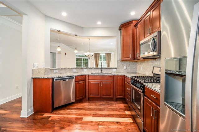 603 Brookside Court 603, Newtown, CT 06470