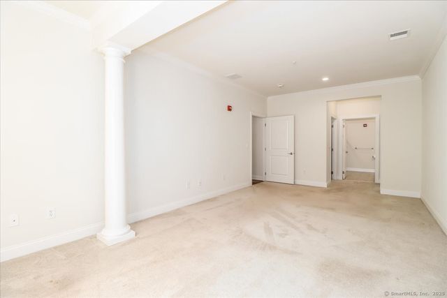 603 Brookside Court 603, Newtown, CT 06470