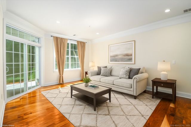 603 Brookside Court 603, Newtown, CT 06470