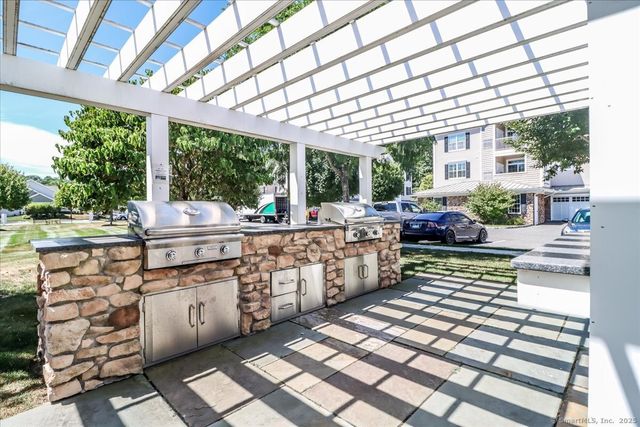 603 Brookside Court 603, Newtown, CT 06470