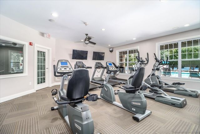 603 Brookside Court 603, Newtown, CT 06470