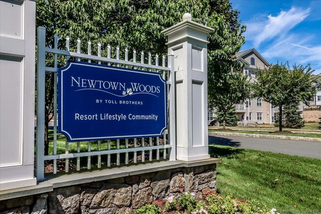 603 Brookside Court 603, Newtown, CT 06470