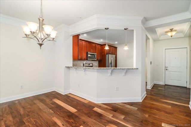 603 Brookside Court 603, Newtown, CT 06470