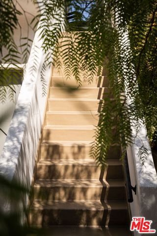 1340 S Cloverdale Avenue, Los Angeles, CA 90019