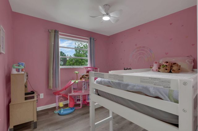 1053 Carrousel Drive E, Reynoldsburg, OH 43068
