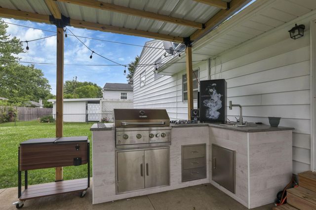 1053 Carrousel Drive E, Reynoldsburg, OH 43068