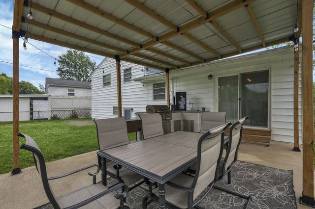 1053 Carrousel Drive E, Reynoldsburg, OH 43068