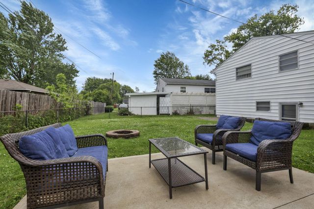 1053 Carrousel Drive E, Reynoldsburg, OH 43068