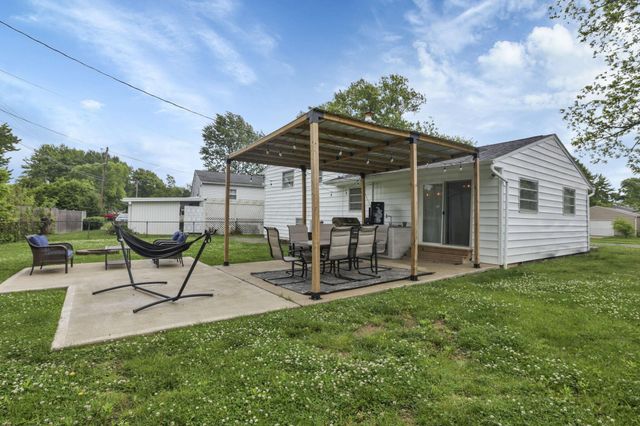 1053 Carrousel Drive E, Reynoldsburg, OH 43068