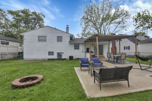 1053 Carrousel Drive E, Reynoldsburg, OH 43068
