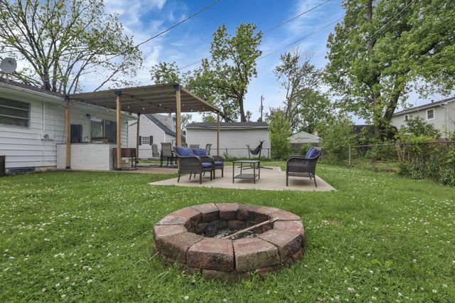 1053 Carrousel Drive E, Reynoldsburg, OH 43068