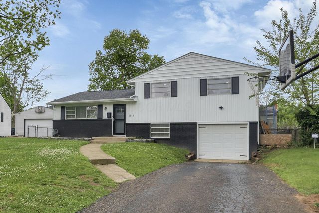 1053 Carrousel Drive E, Reynoldsburg, OH 43068