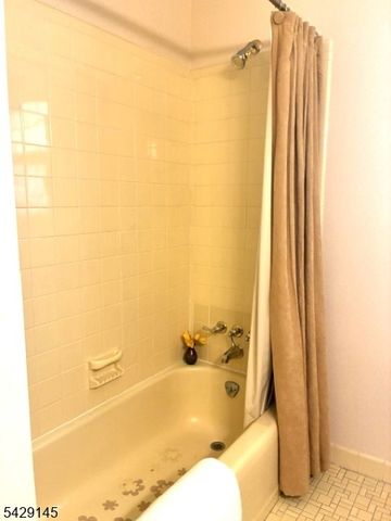 156 Goltra Dr, Bernards Twp., NJ 07920
