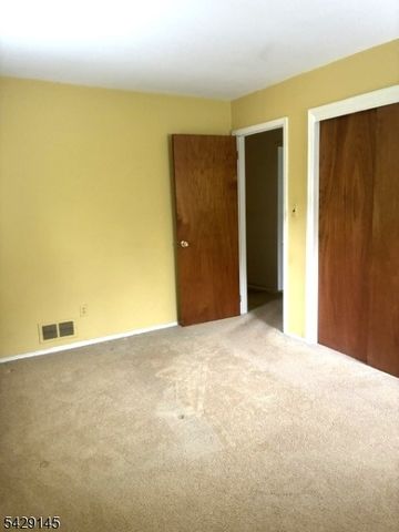 156 Goltra Dr, Bernards Twp., NJ 07920