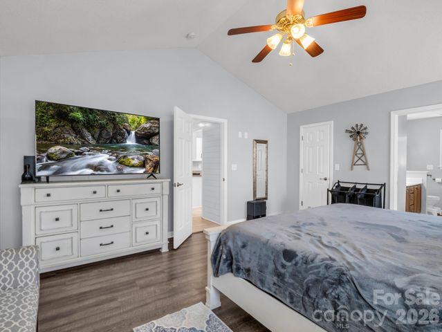 33 Lumber River Road, Fletcher, NC 28732