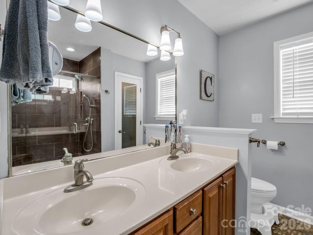 33 Lumber River Road, Fletcher, NC 28732