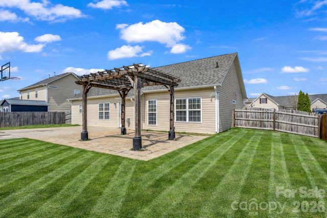 33 Lumber River Road, Fletcher, NC 28732