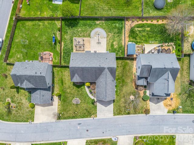 33 Lumber River Road, Fletcher, NC 28732
