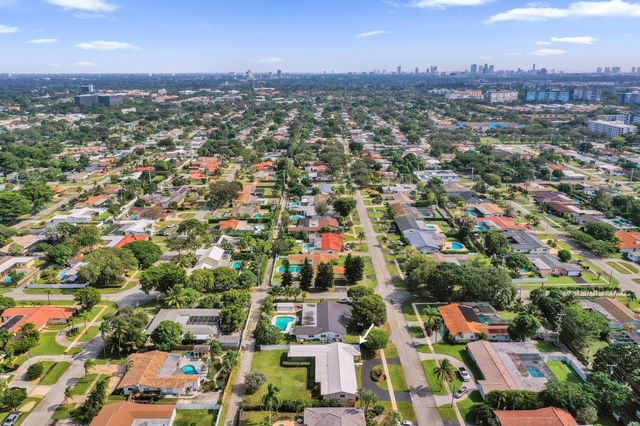 5011 Madison St, Hollywood, FL 33021