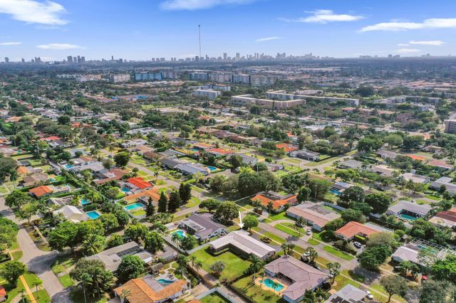 5011 Madison St, Hollywood, FL 33021