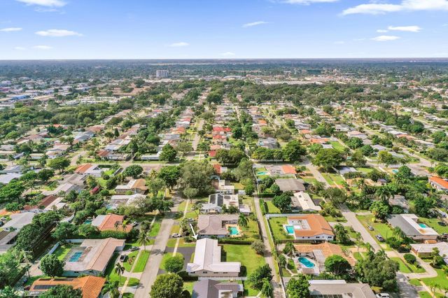 5011 Madison St, Hollywood, FL 33021