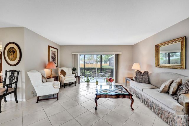 5011 Madison St, Hollywood, FL 33021