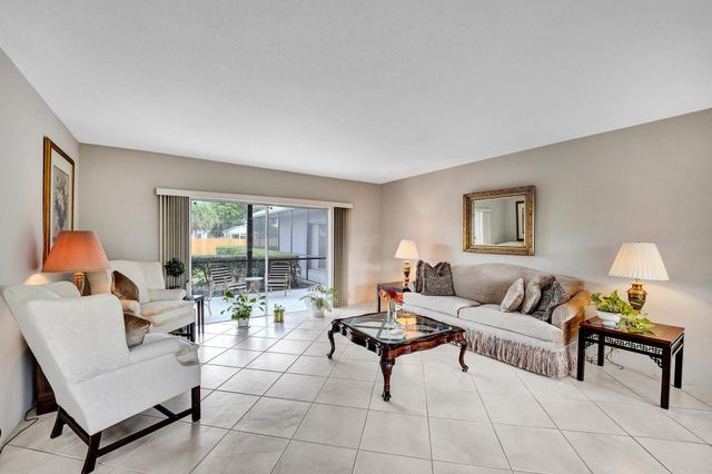 5011 Madison St, Hollywood, FL 33021