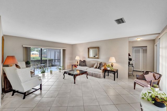 5011 Madison St, Hollywood, FL 33021