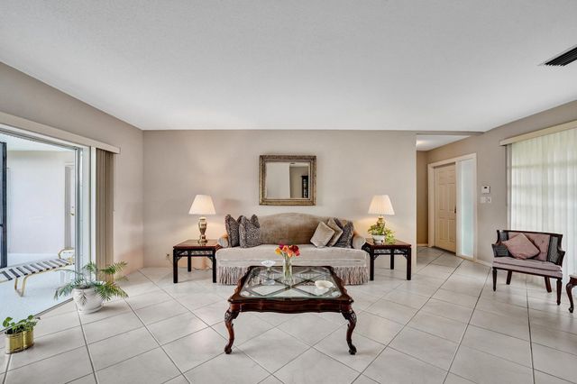 5011 Madison St, Hollywood, FL 33021