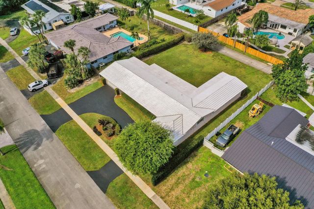 5011 Madison St, Hollywood, FL 33021