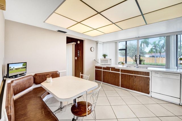 5011 Madison St, Hollywood, FL 33021