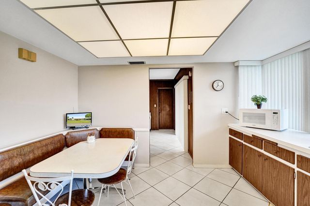 5011 Madison St, Hollywood, FL 33021