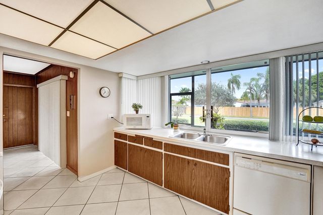 5011 Madison St, Hollywood, FL 33021