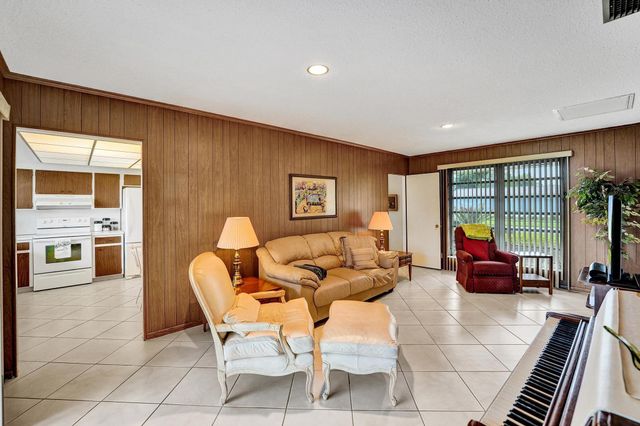 5011 Madison St, Hollywood, FL 33021