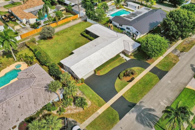 5011 Madison St, Hollywood, FL 33021