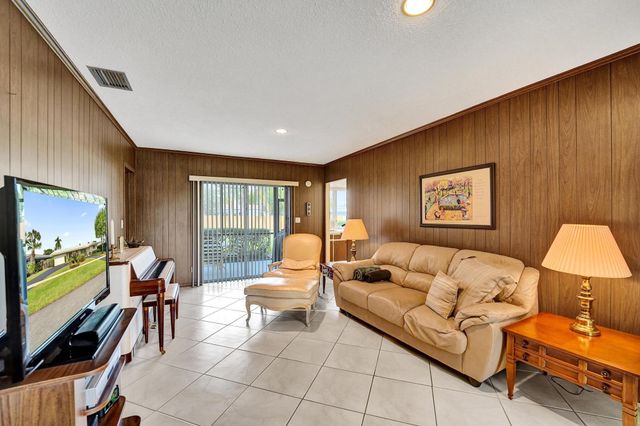 5011 Madison St, Hollywood, FL 33021