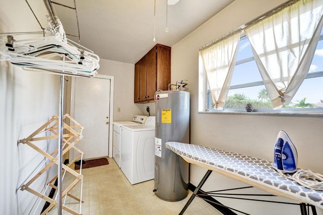 5011 Madison St, Hollywood, FL 33021