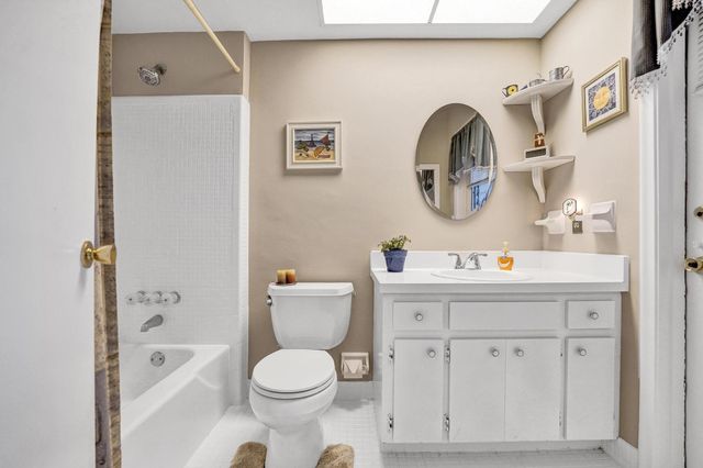 5011 Madison St, Hollywood, FL 33021