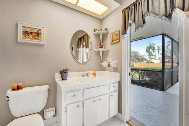 5011 Madison St, Hollywood, FL 33021