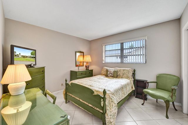 5011 Madison St, Hollywood, FL 33021