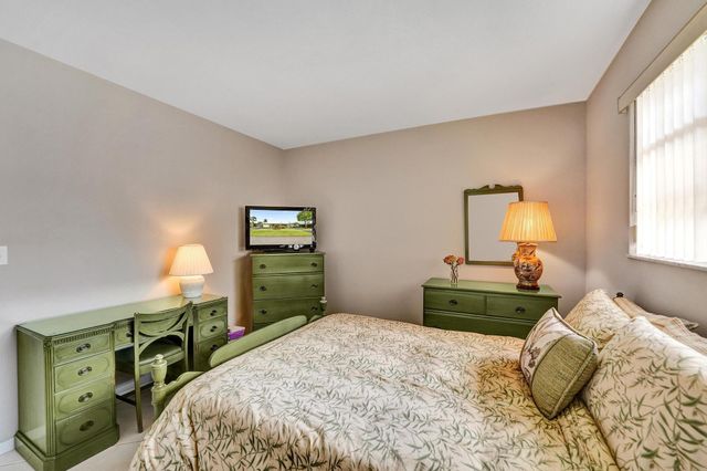 5011 Madison St, Hollywood, FL 33021